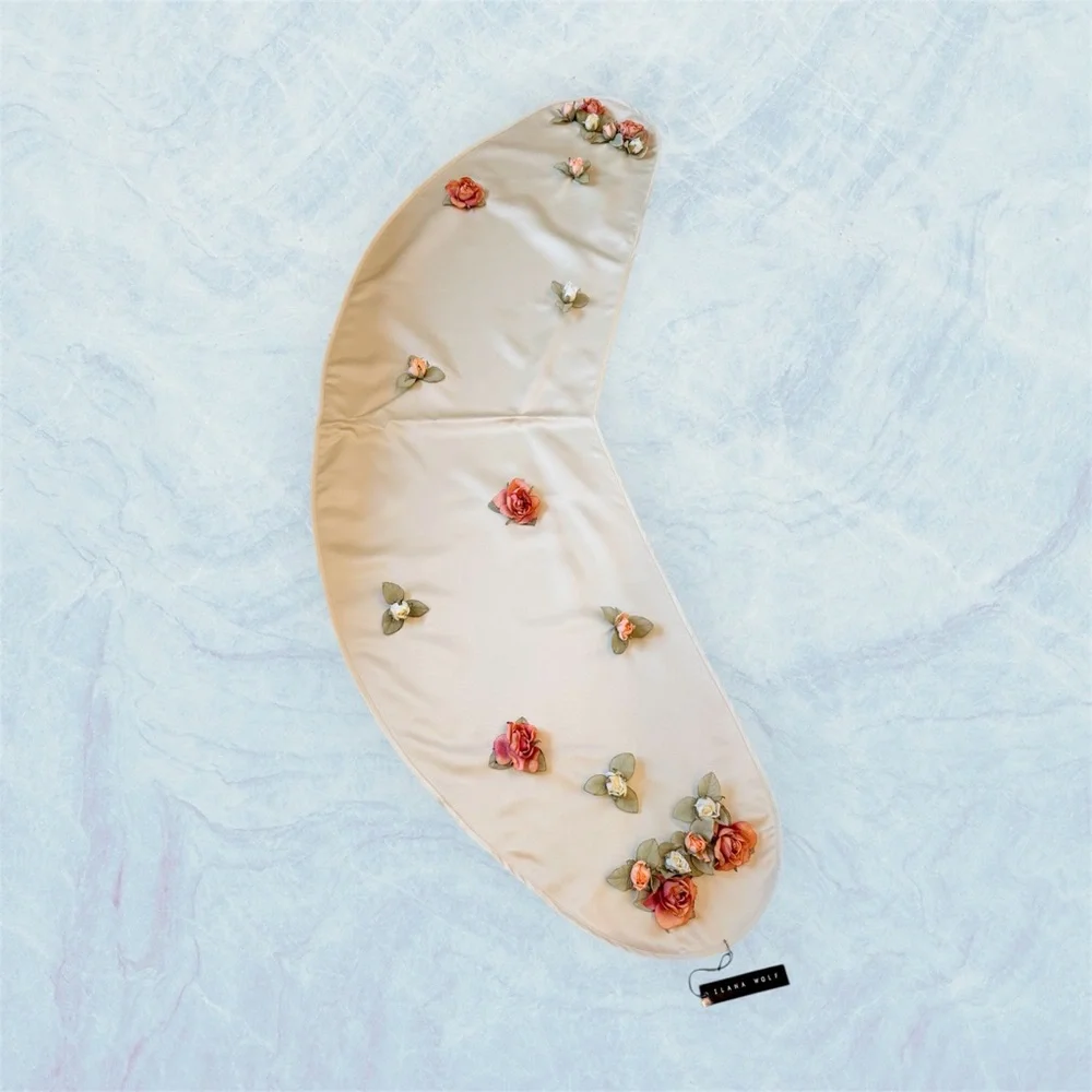 Ilana Wolf NWT Cream Satin Evening Wrap w/ Silk Flower Embellishment. Gorgeous! - Picture 2 of 16